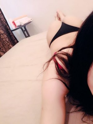 Транссексуалка Андина 